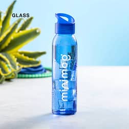 Tinof fles van glas met een inhoud van 470 ml. Gemaakt van glas en verkrijgbaar in een groot aantal kleuren. Schroefdop in PP, BPA-vrij.
