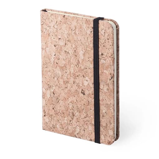 Kladboek van natuurlijke kurk. 80 blanco bladzijden, met elastische band en boekenlegger in bijpassende kleur.